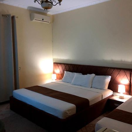 Hotel Vogli's House Durrës Esterno foto