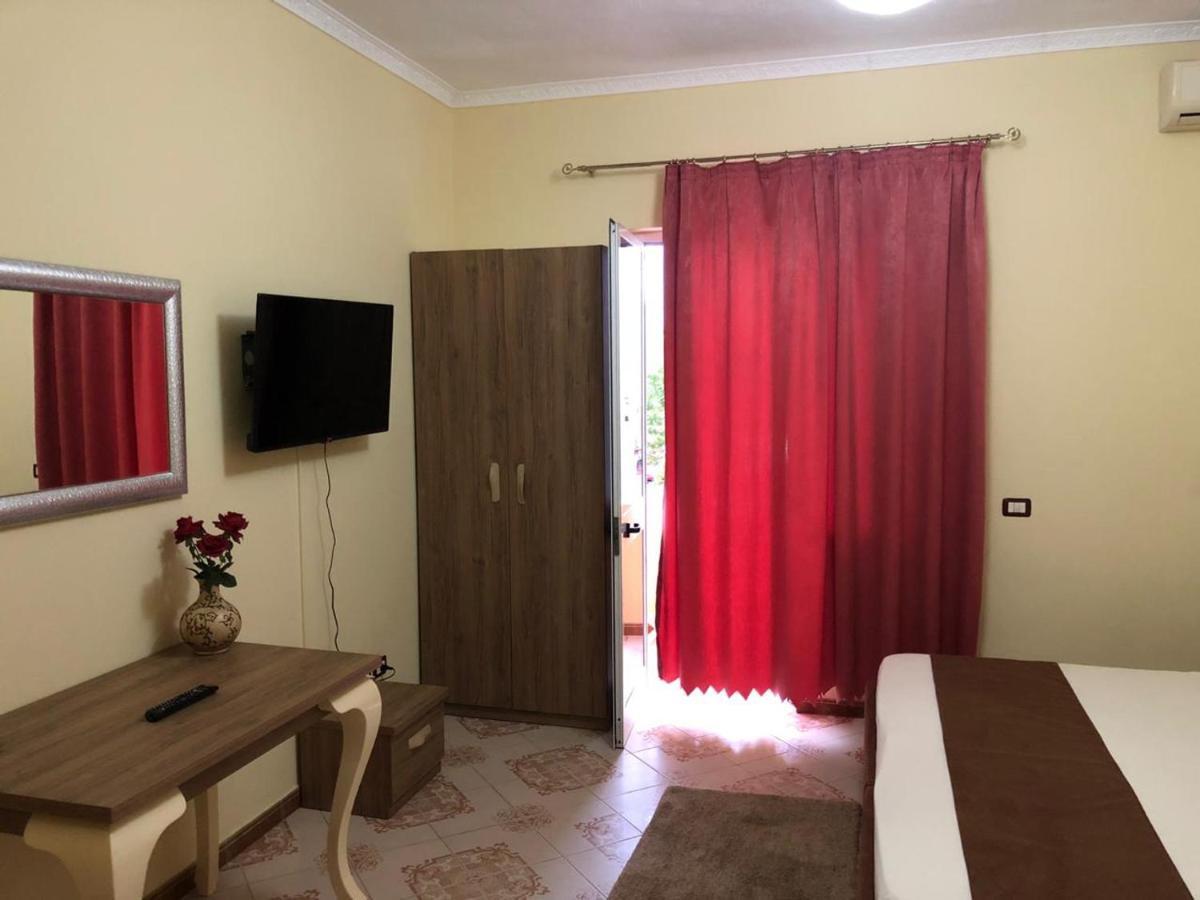 Hotel Vogli's House Durrës Esterno foto